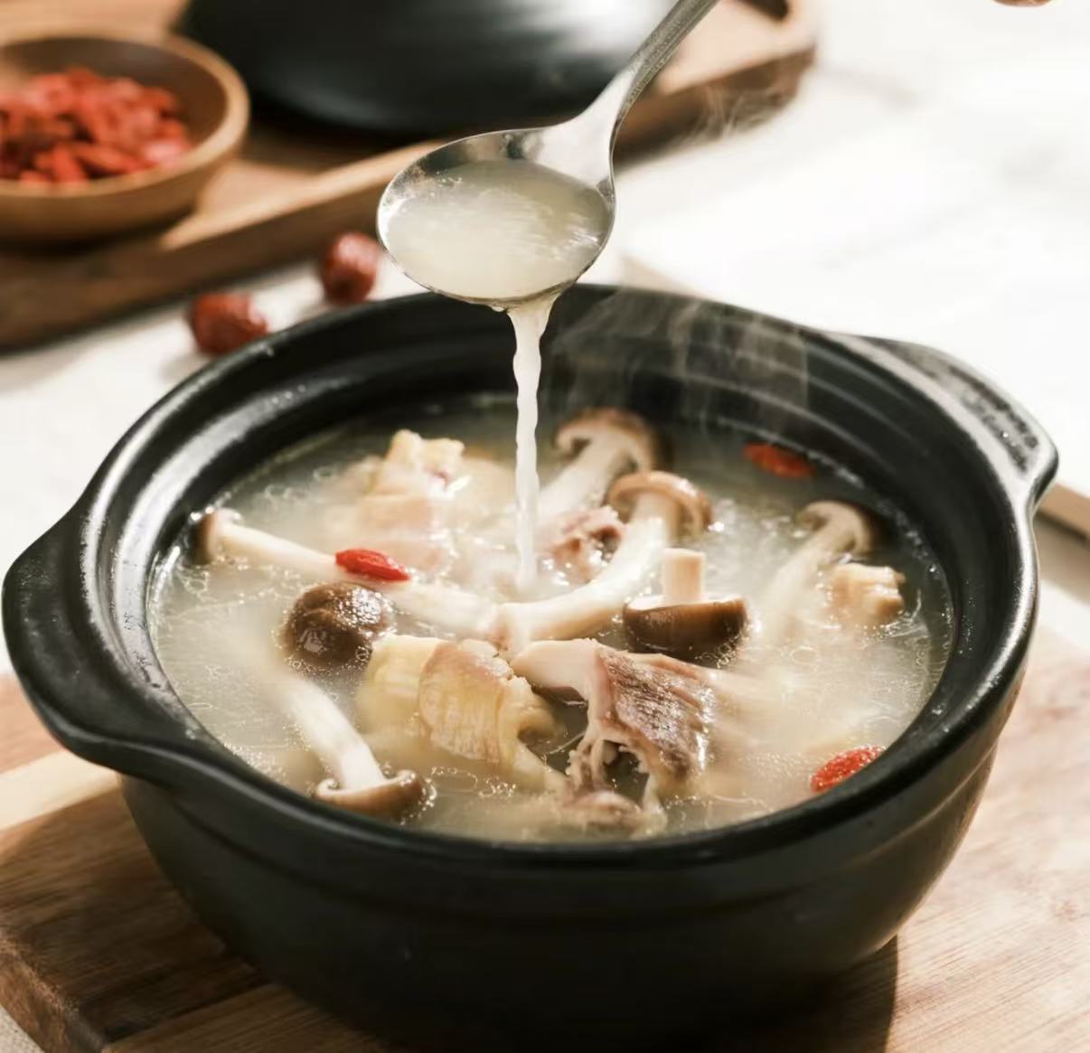 松茸炖鸡
