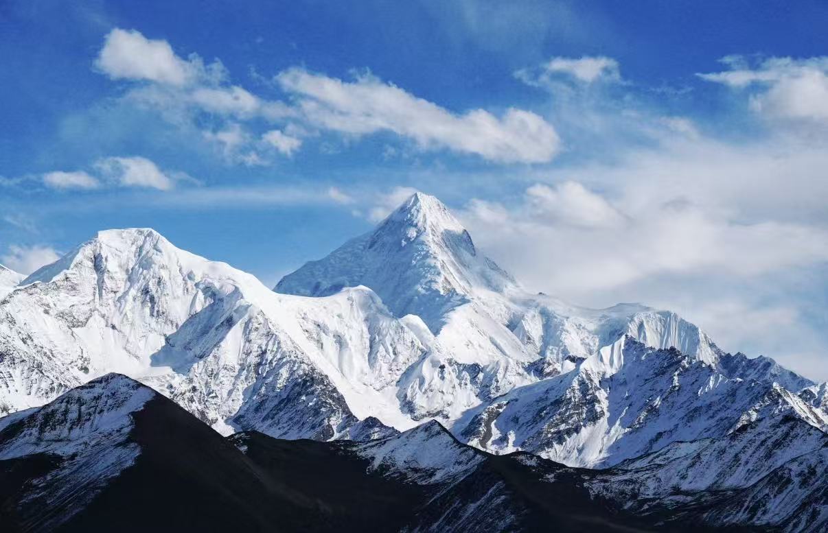 贡嘎雪山
